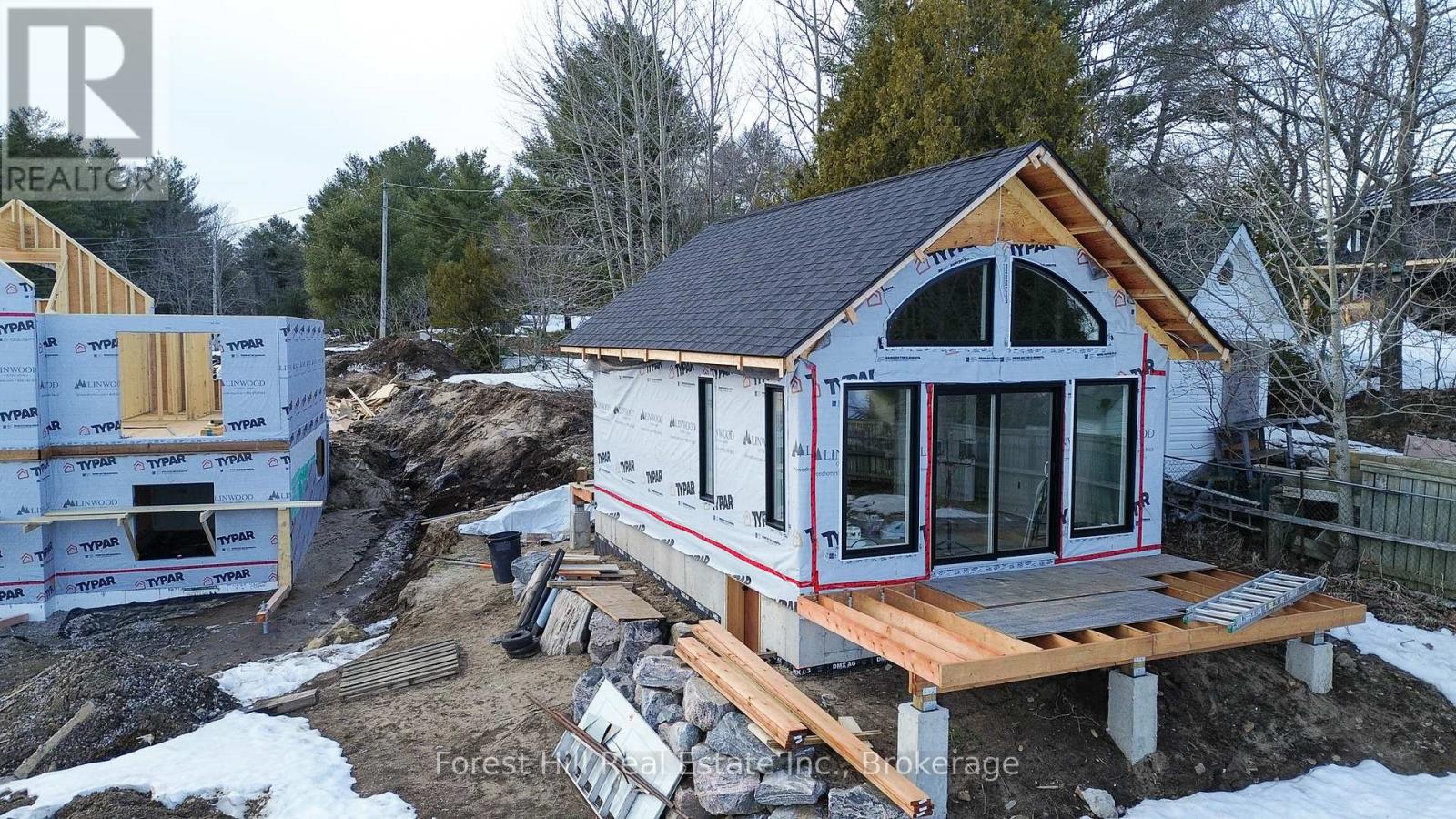 1111 Lakeshore Drive, Gravenhurst, Ontario  P1P 1R2 - Photo 14 - X12030626