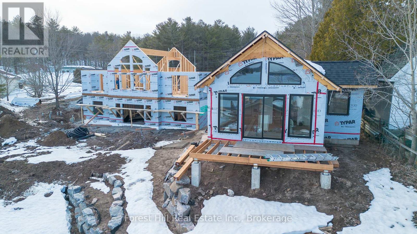1111 Lakeshore Drive, Gravenhurst, Ontario  P1P 1R2 - Photo 15 - X12030626