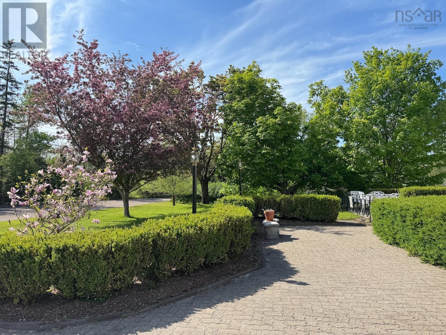 15 Clifton Court, Truro, Nova Scotia  B2N 6H8 - Photo 2 - 202505262