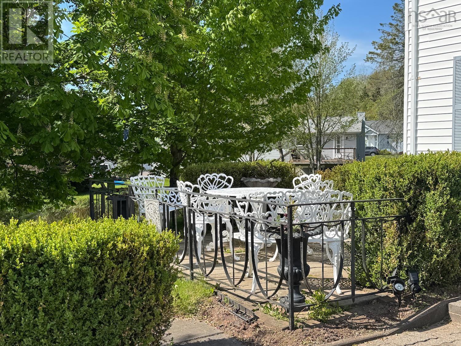 15 Clifton Court, Truro, Nova Scotia  B2N 6H8 - Photo 3 - 202505262