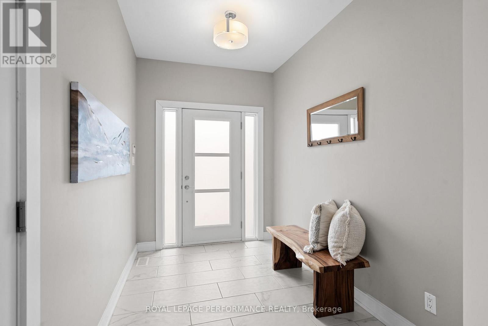Property at 886 DUNDEE AVENUE image 4