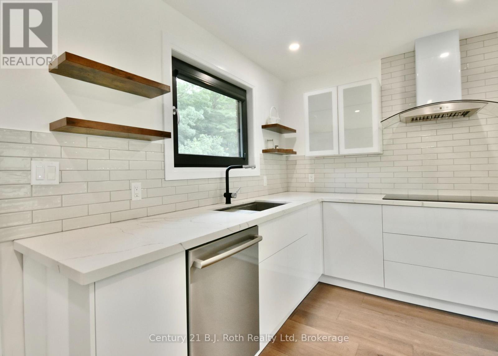 26 Glen Cedar Drive, Tiny, Ontario  L9M 0H8 - Photo 13 - S12030642