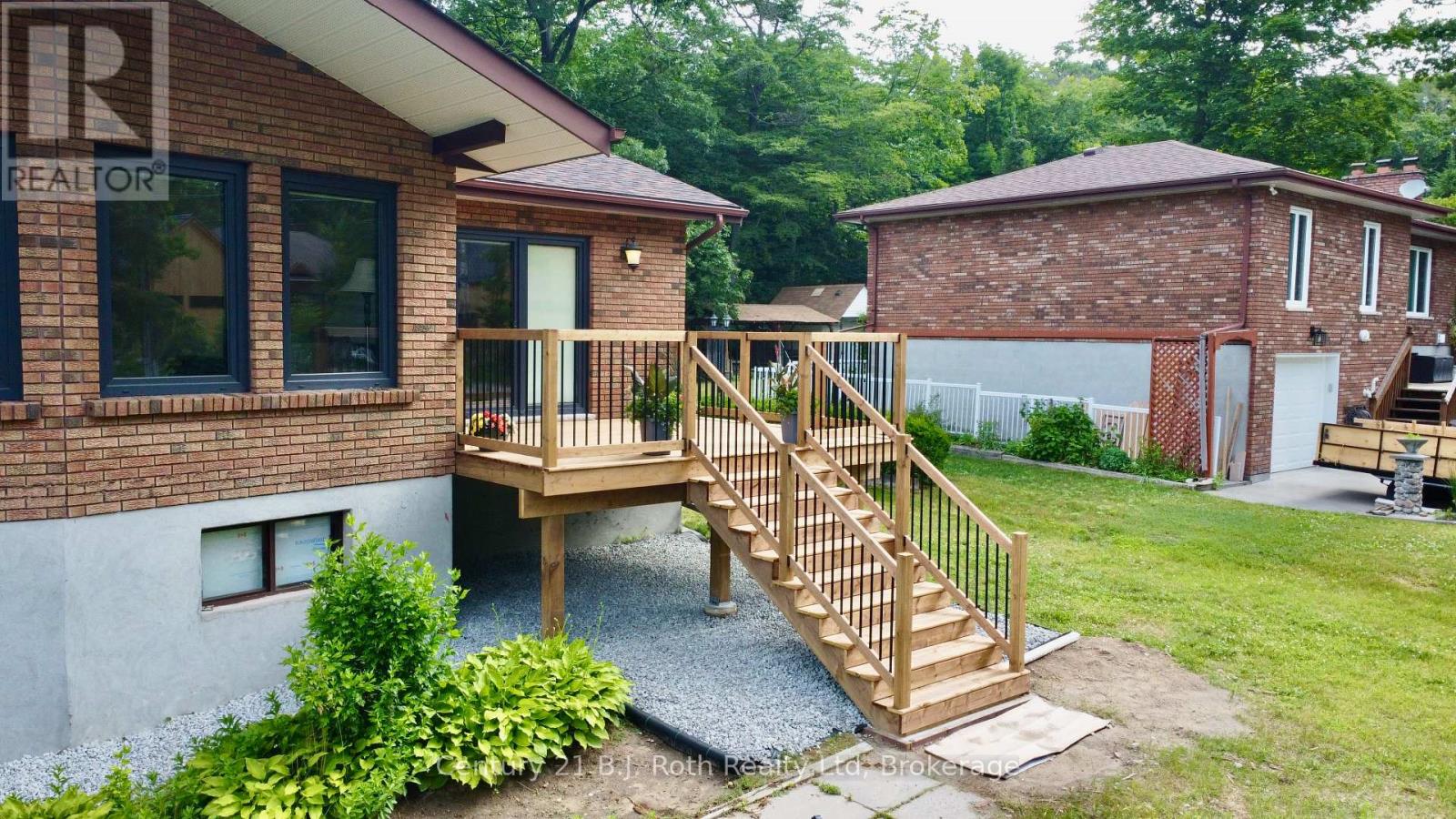 Property at 26 GLEN CEDAR DRIVE image 4