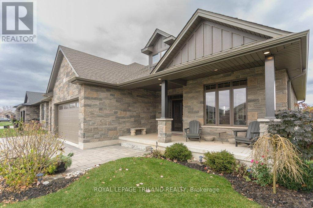 Photo 2 of 40 for 147 Robin Ridge Drive
