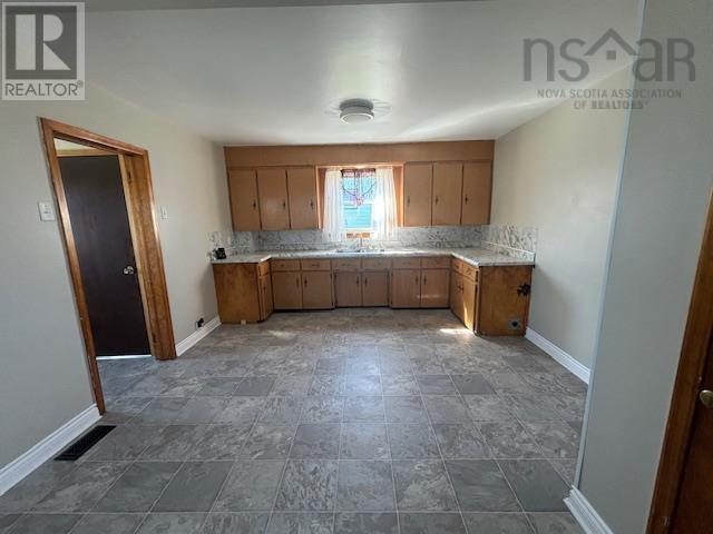 342 Twelfth Street, New Waterford, Nova Scotia  B1H 4A3 - Photo 6 - 202505352