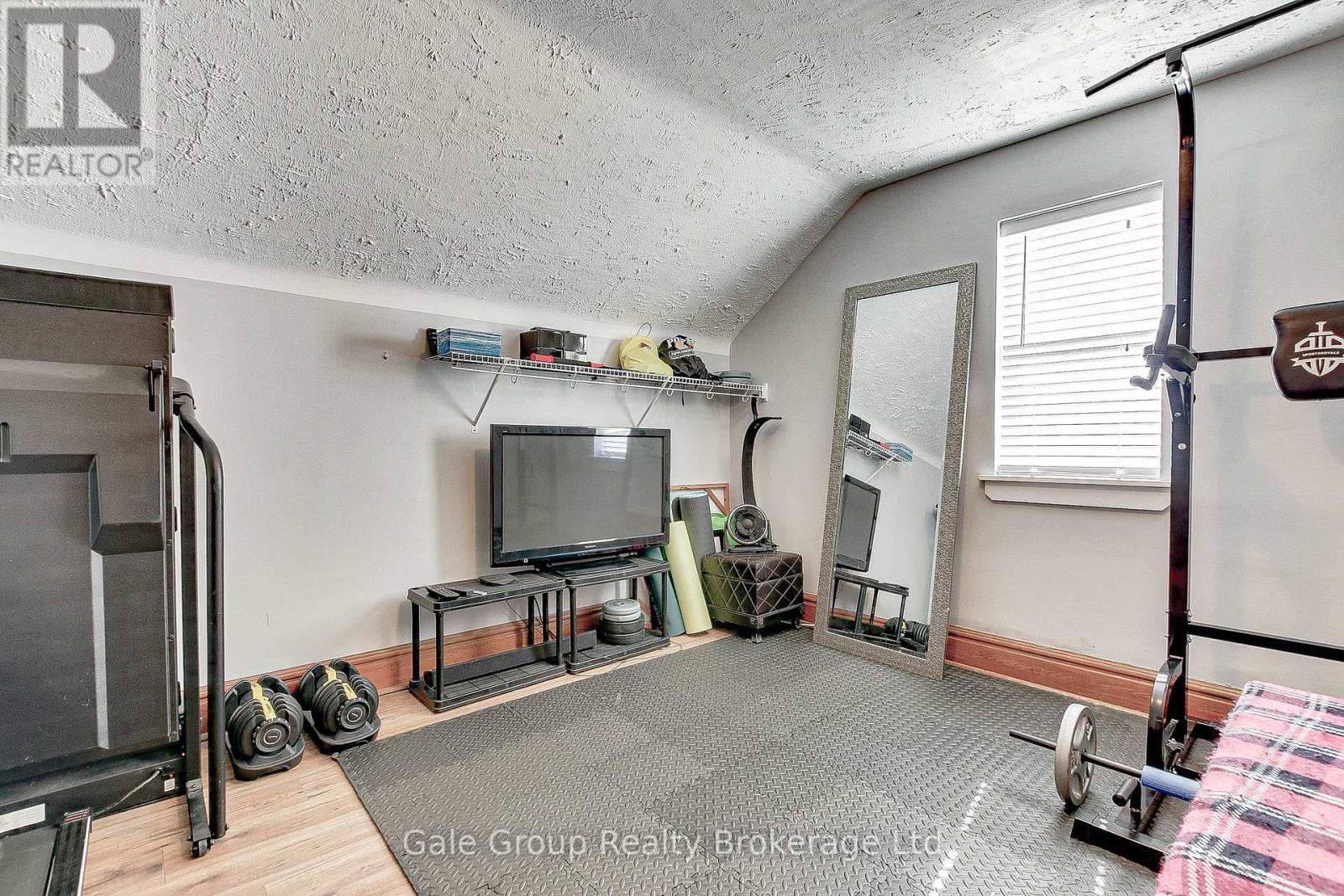 Photo 23 of 26 for 148 Borden Avenue