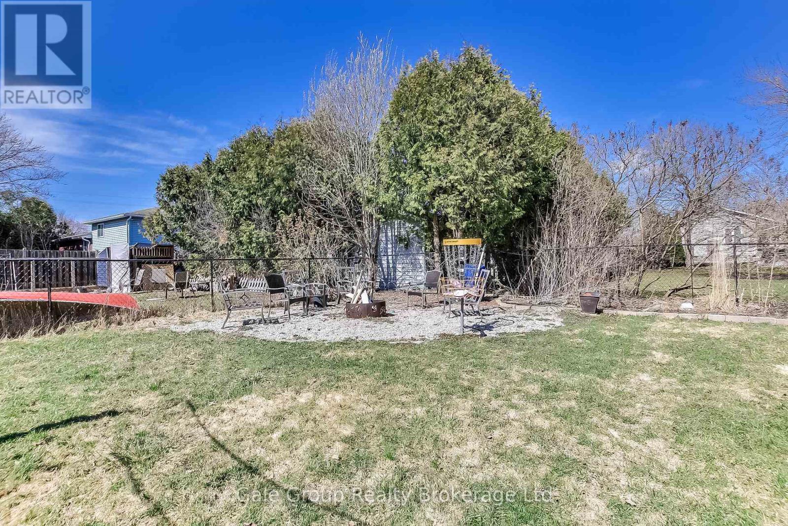 Photo 8 of 26 for 148 Borden Avenue