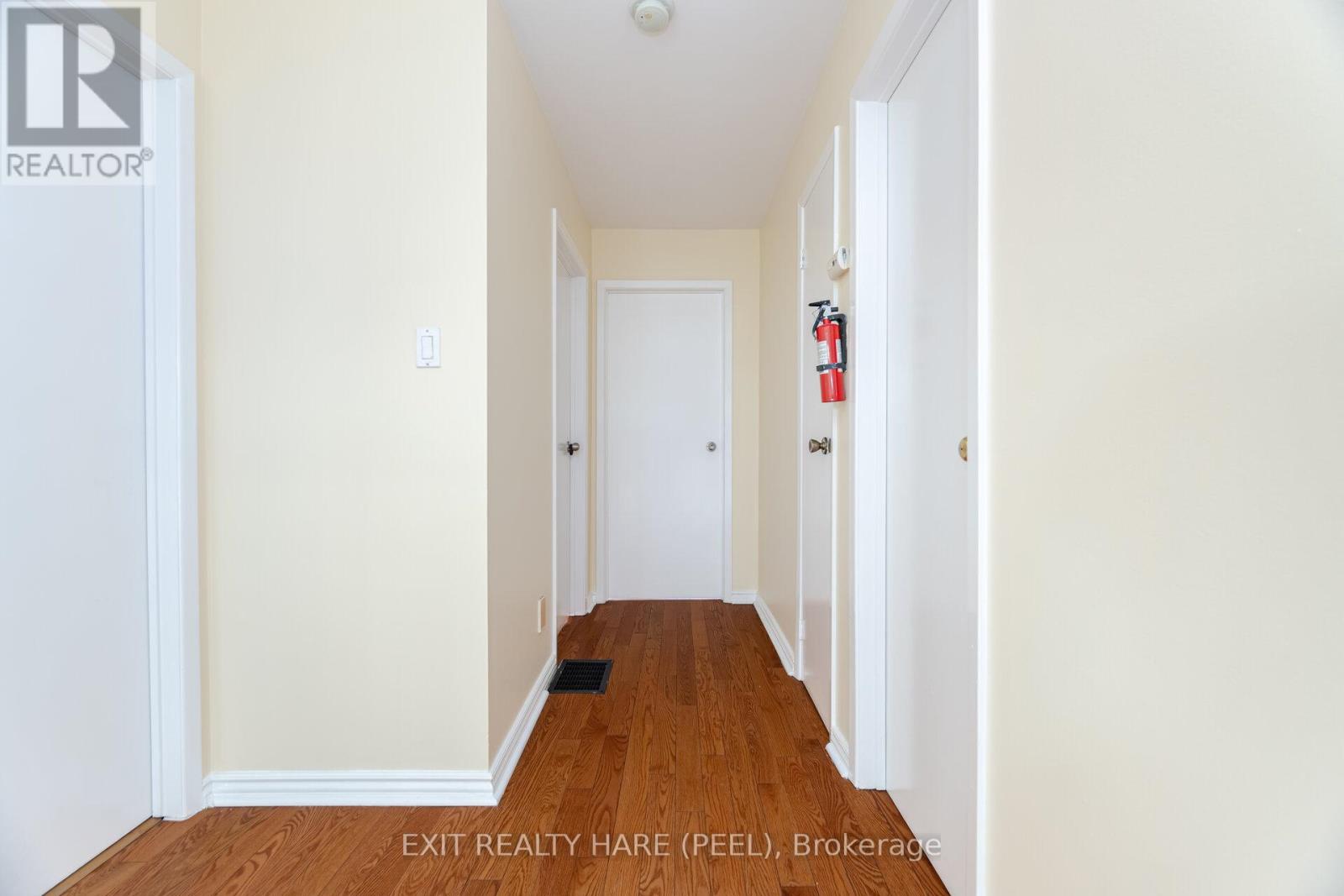 579 Hartfordshire Lane, Mississauga (Creditview), Ontario  L5B 2W9 - Photo 21 - W12027080