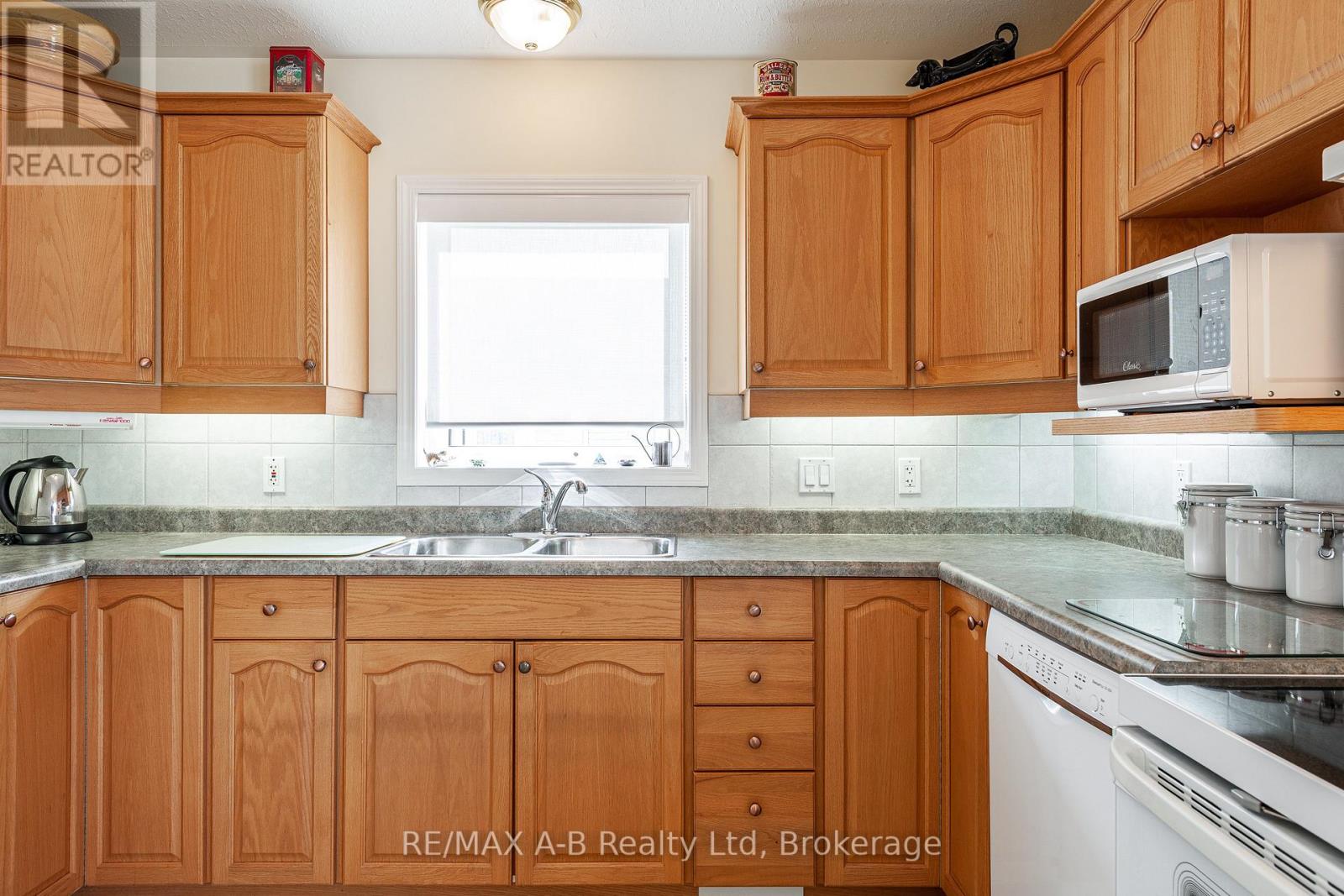 56 - 30 Ann Street, St. Marys, Ontario  N4X 1C8 - Photo 16 - X12030740