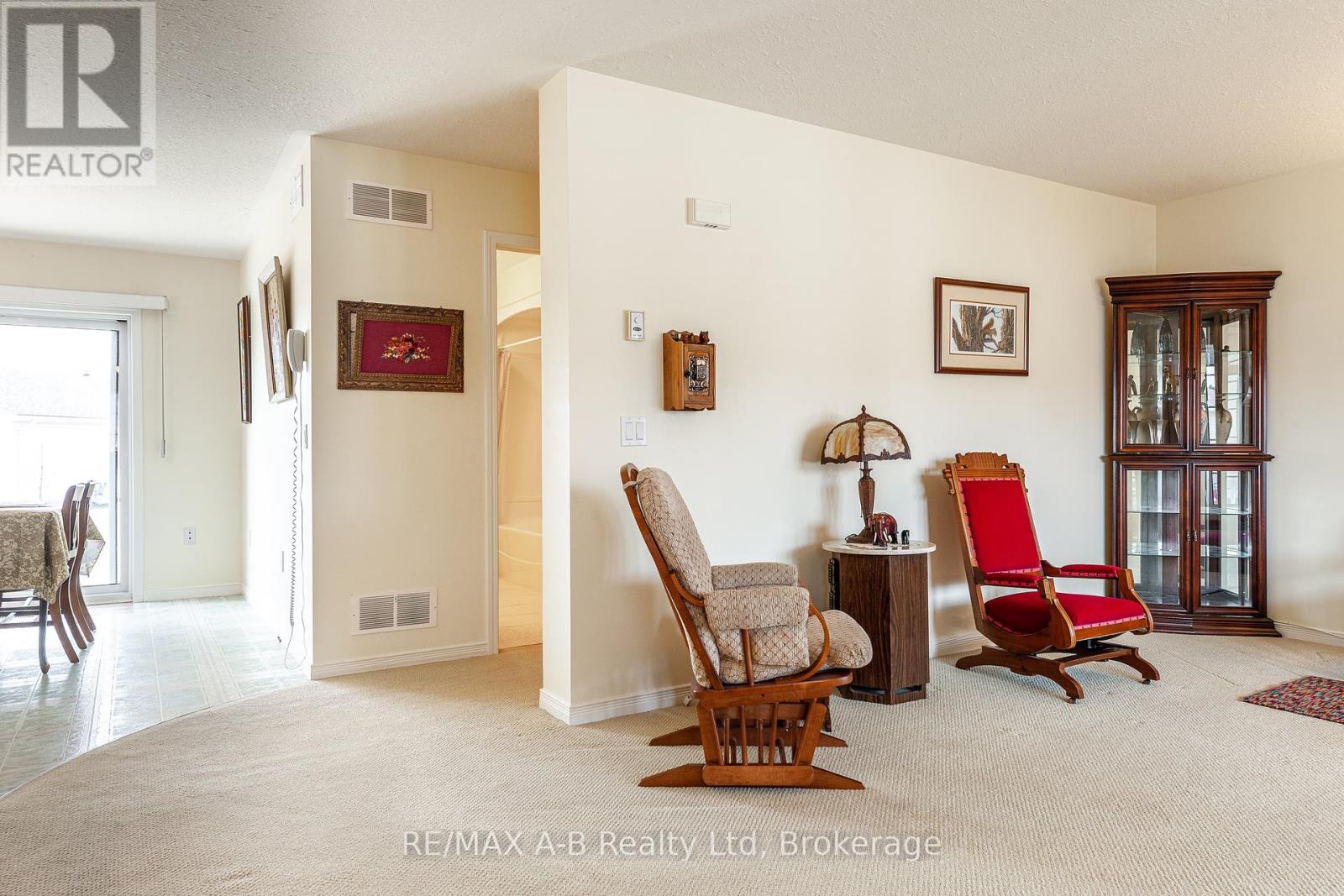 56 - 30 Ann Street, St. Marys, Ontario  N4X 1C8 - Photo 6 - X12030740