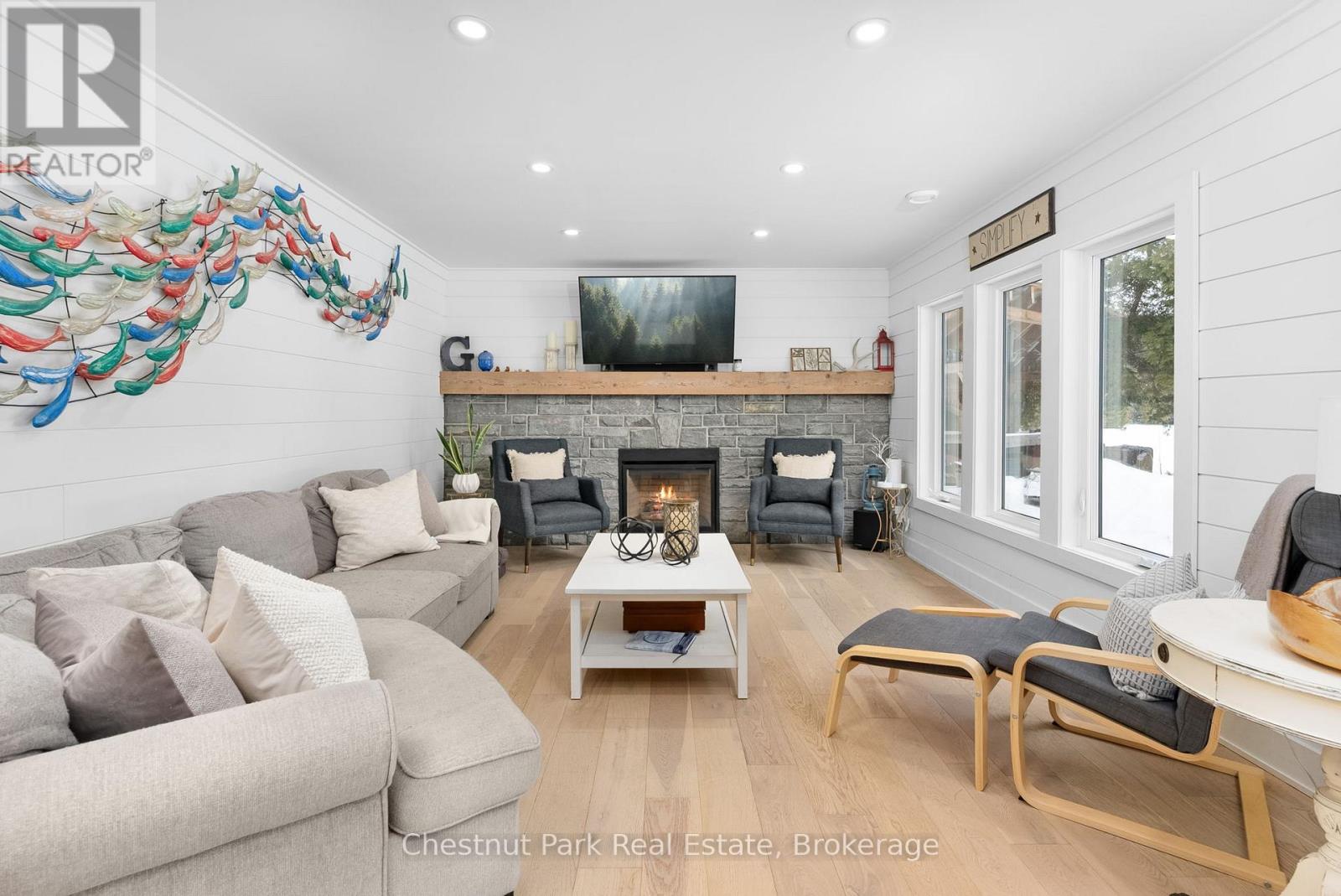 1030 Brooks Lake Road, Lake Of Bays, Ontario  P1H 2J6 - Photo 4 - X12030767