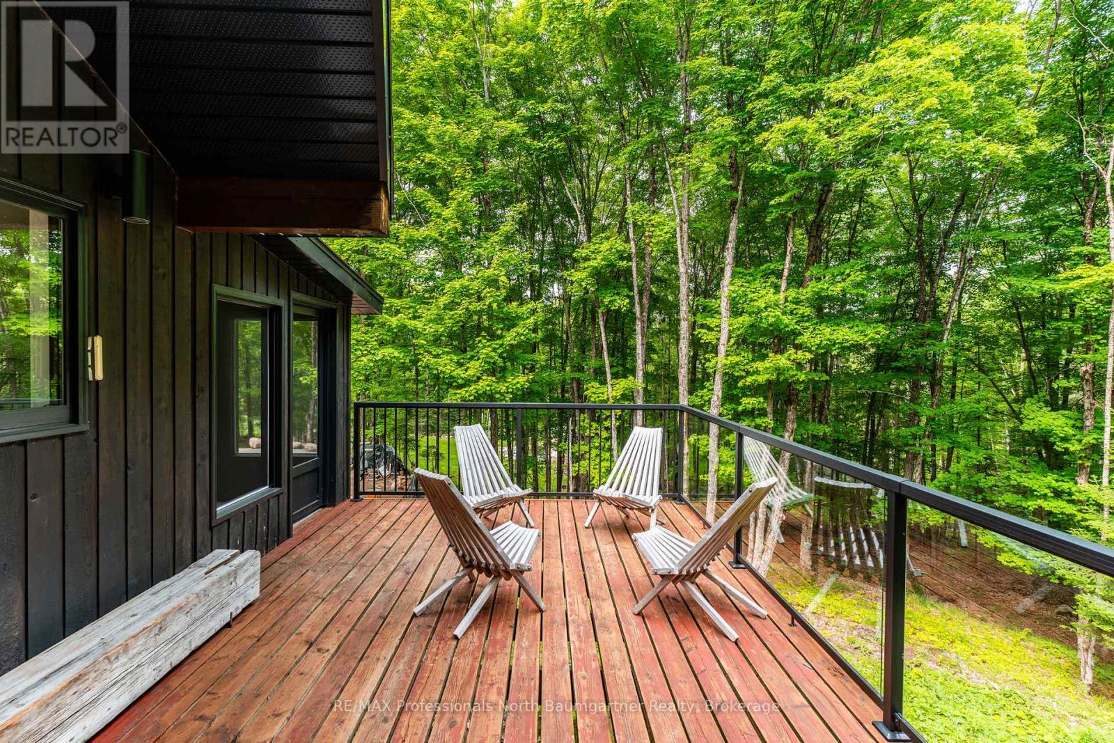 1035 Graydon Lane, Dysart Et Al, Ontario  K0M 1S0 - Photo 32 - X12029422