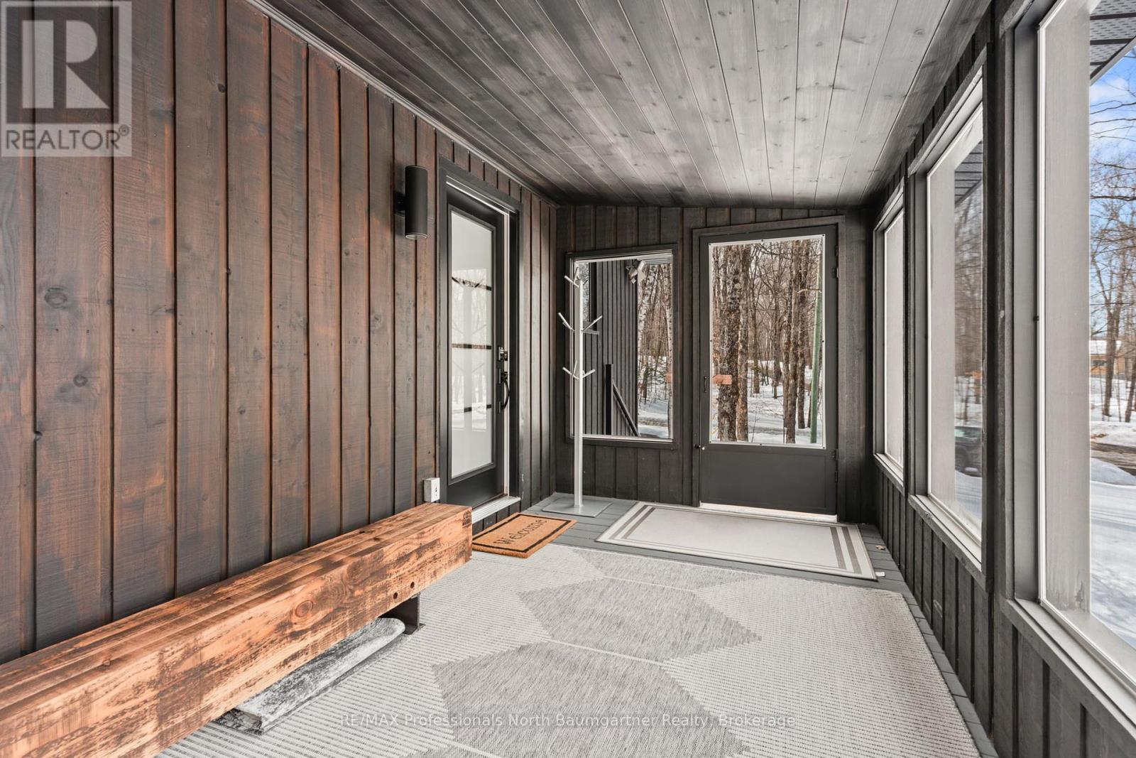 1035 Graydon Lane, Dysart Et Al, Ontario  K0M 1S0 - Photo 4 - X12029422
