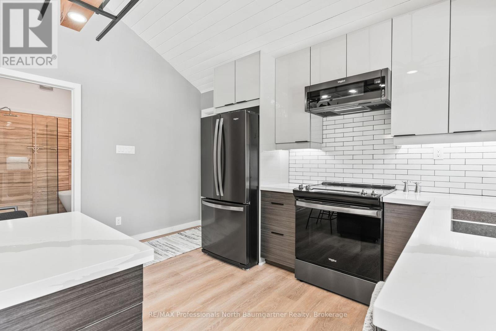 1035 Graydon Lane, Dysart Et Al, Ontario  K0M 1S0 - Photo 8 - X12029422