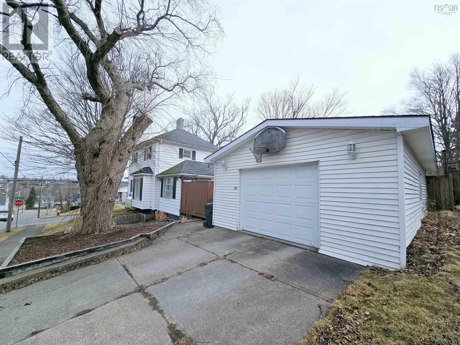 150 Rockdale Avenue, Sydney, Nova Scotia  B1P 1Z5 - Photo 2 - 202505354