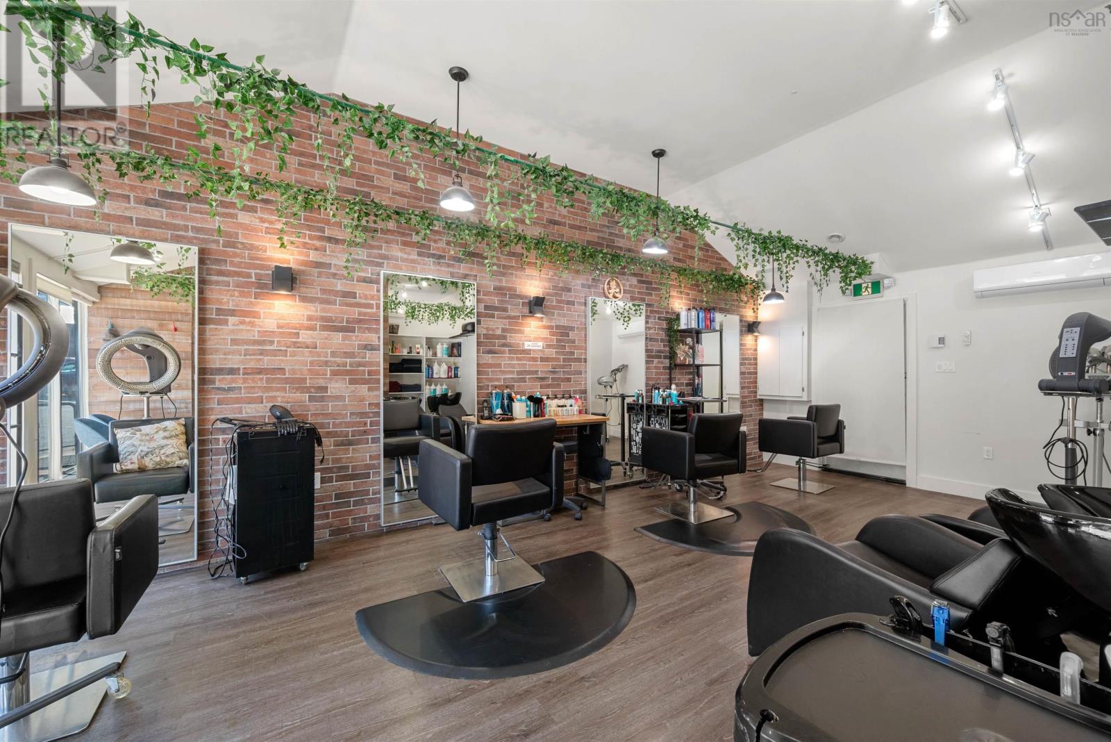 809 809 Bedford Highway, Bedford, Nova Scotia  B4A 1A4 - Photo 5 - 202505269