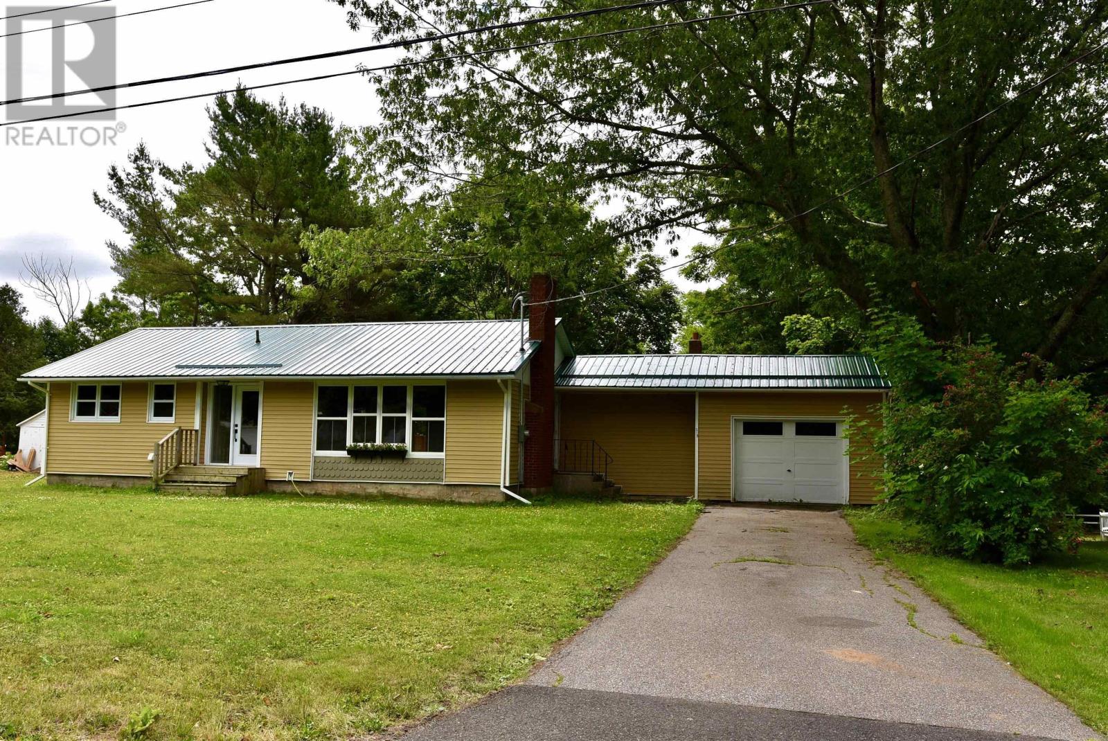 215 Centennial Drive, Bridgetown, Nova Scotia  B0S 1C0 - Photo 2 - 202505357