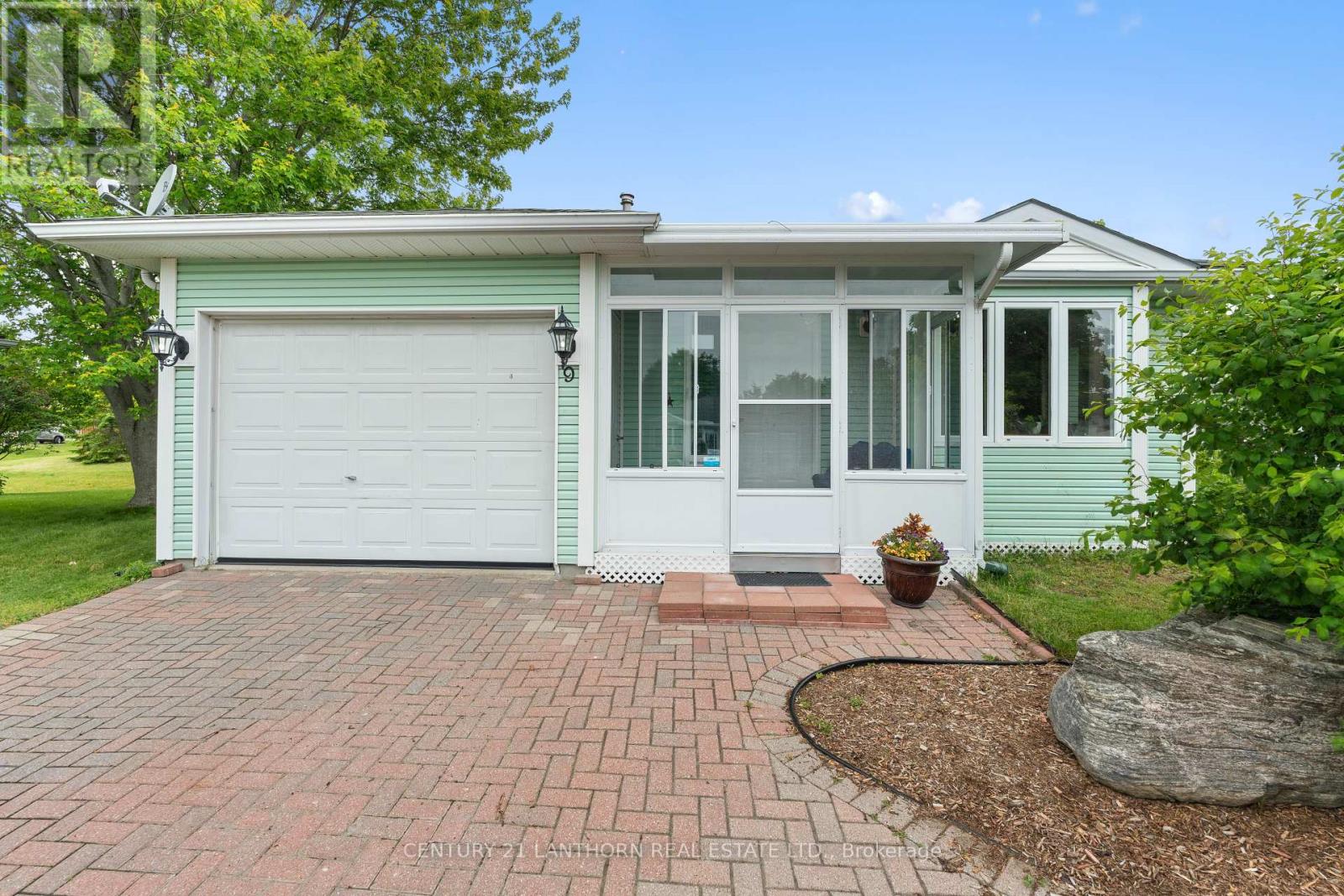 9 Reynolds Place, Prince Edward County, Ontario  K0K 3L0 - Photo 2 - X11941422