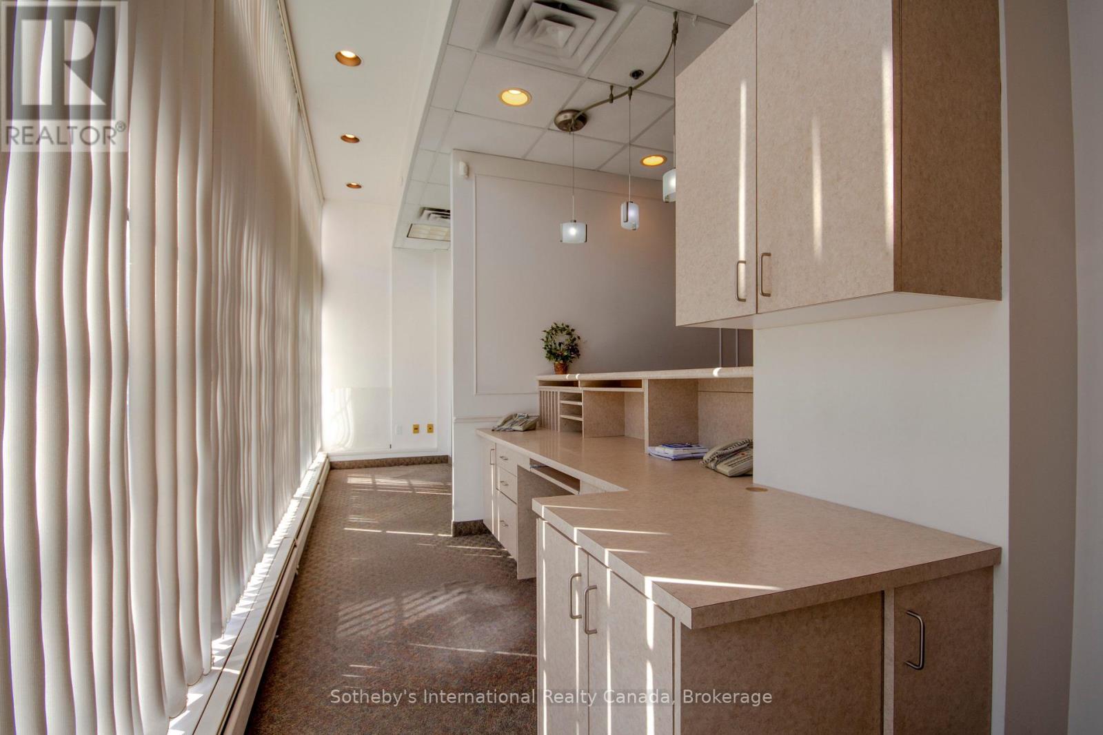 101 - 200 James Street S, Hamilton, Ontario  L8P 1Y6 - Photo 3 - X12030889