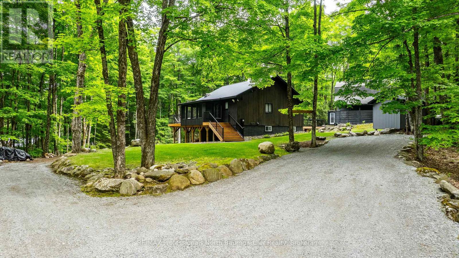1035 Graydon Lane, Dysart Et Al, Ontario  K0M 1S0 - Photo 38 - X12029422