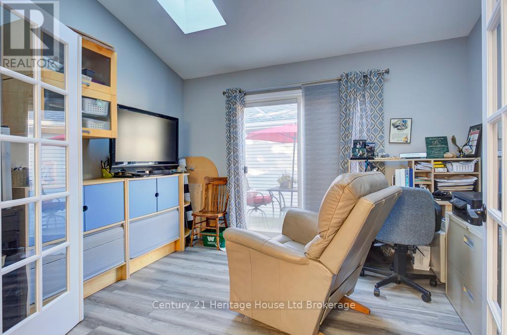 26 Edwin Crescent, Tillsonburg, Ontario  N4G 5H6 - Photo 17 - X12030972