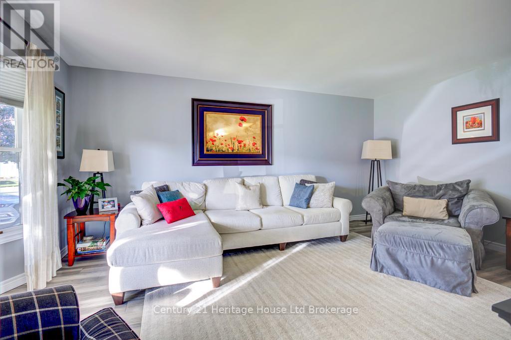 26 Edwin Crescent, Tillsonburg, Ontario  N4G 5H6 - Photo 9 - X12030972