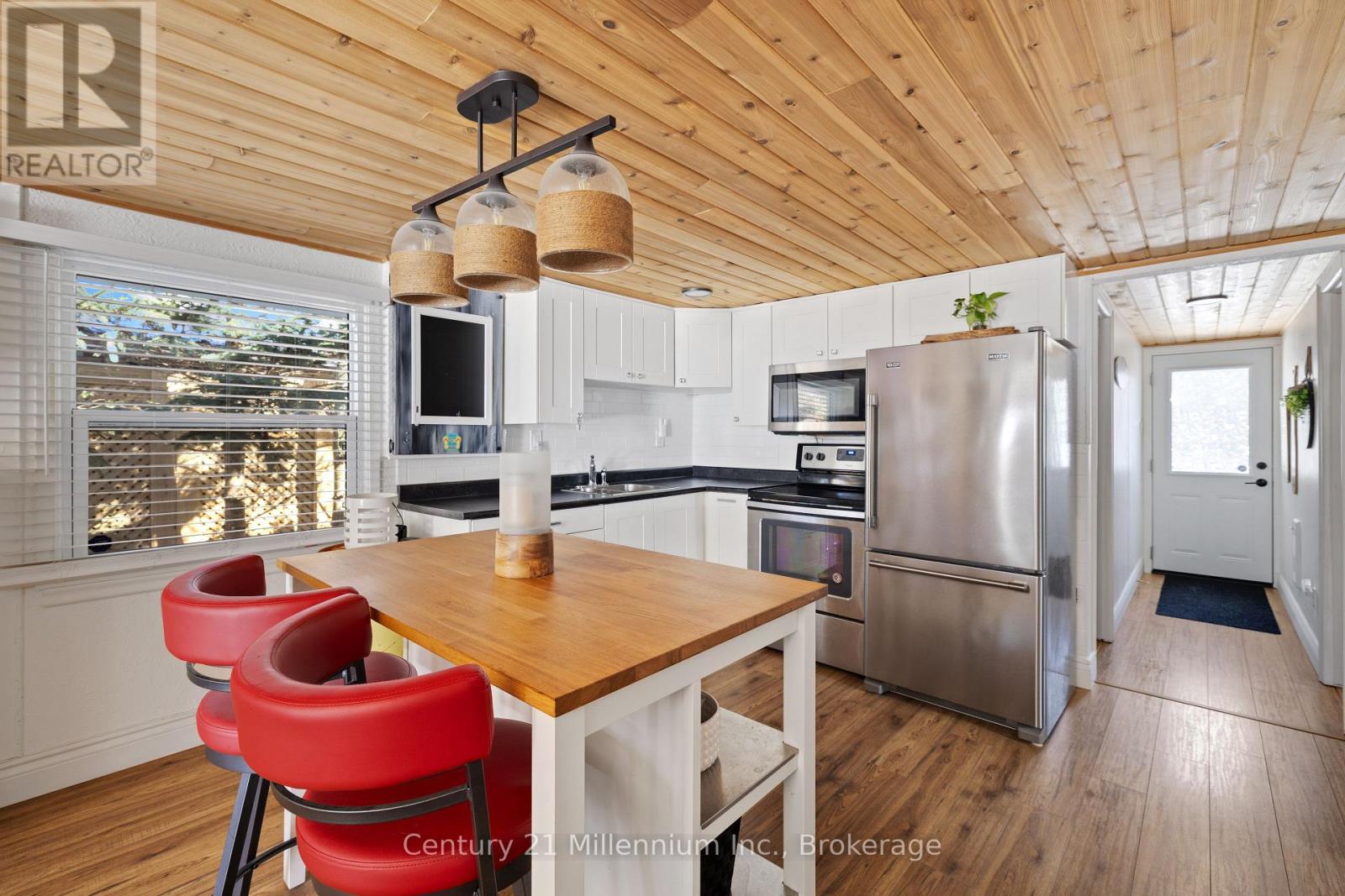 Property at 7 69TH STREET N image 4