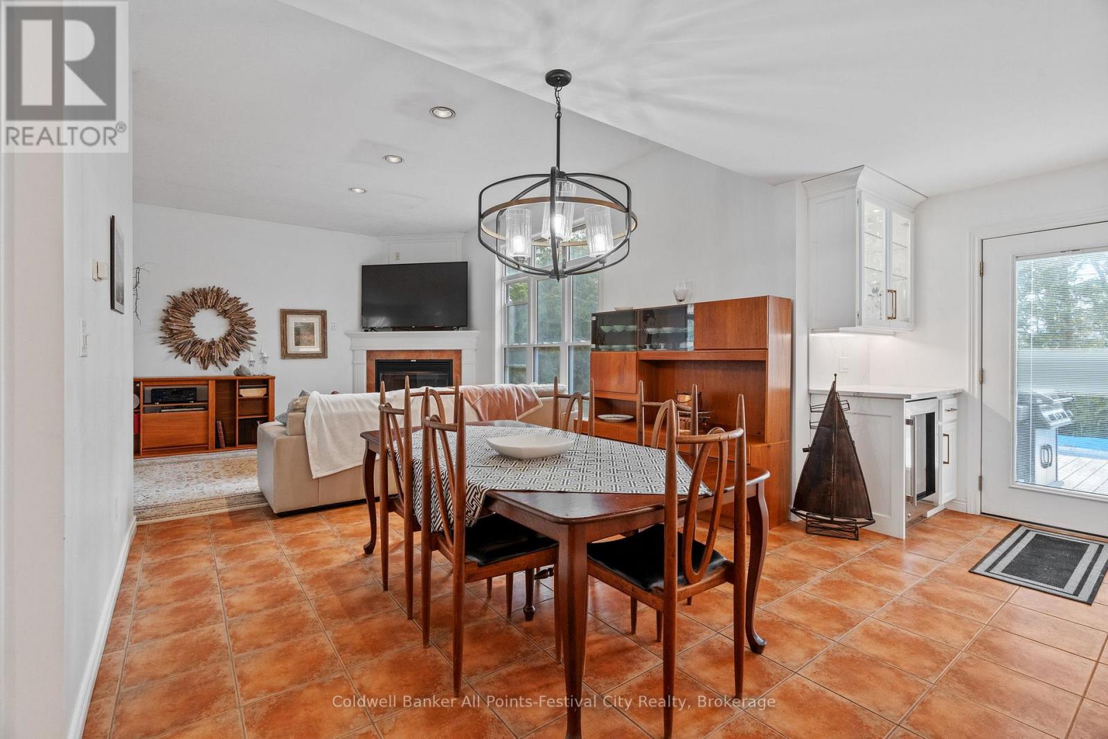 25 George Street, Bluewater, Ontario  N0M 1G0 - Photo 11 - X12031079