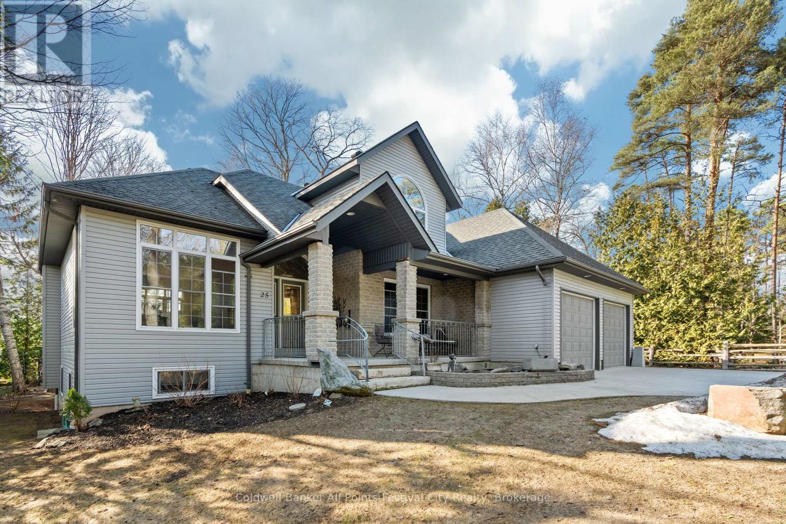 25 George Street, Bluewater, Ontario  N0M 1G0 - Photo 2 - X12031079