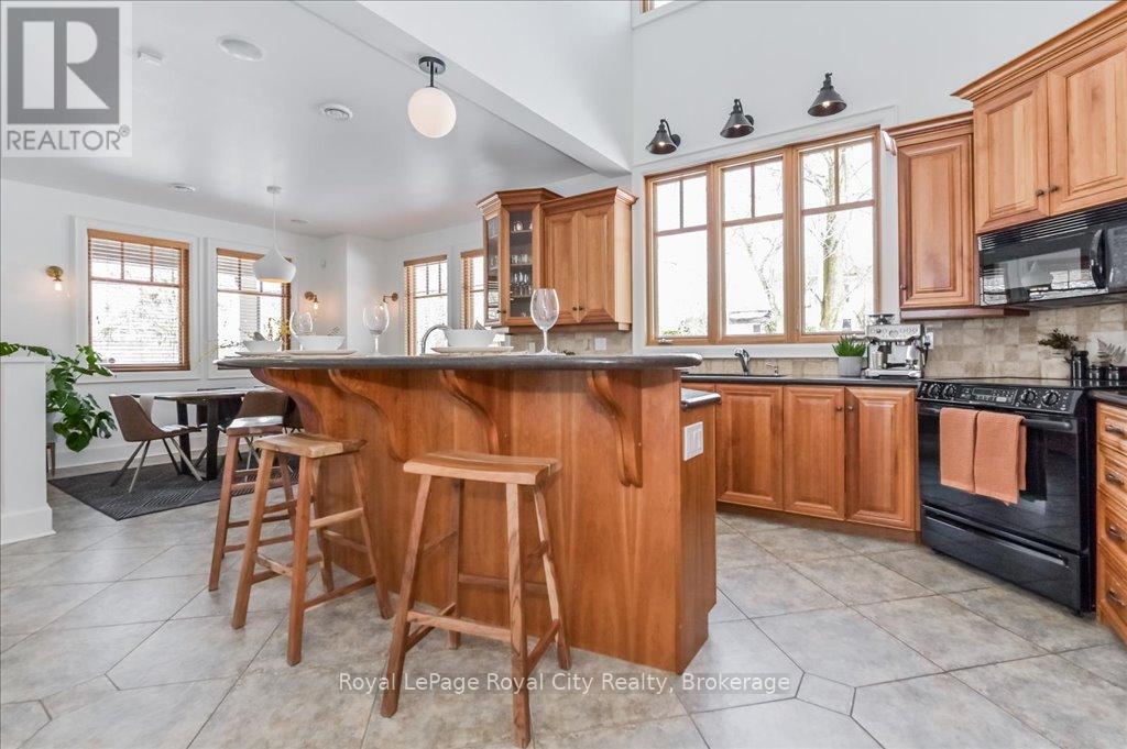 Property at 31 MCNAB STREET W image 5