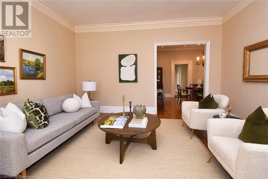 Property at 332 KING Street W image 4
