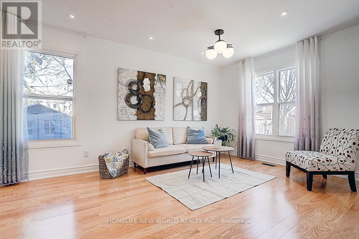 Property at 61 NOAKE CRESCENT image 4
