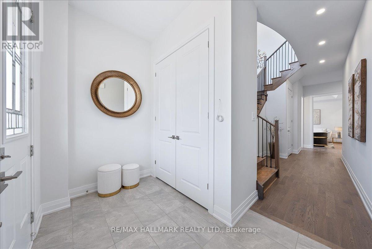 Property at 15 AIDA PLACE N image 2