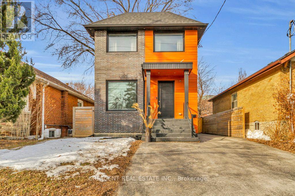 Property at 1204 ISLINGTON AVENUE image 2