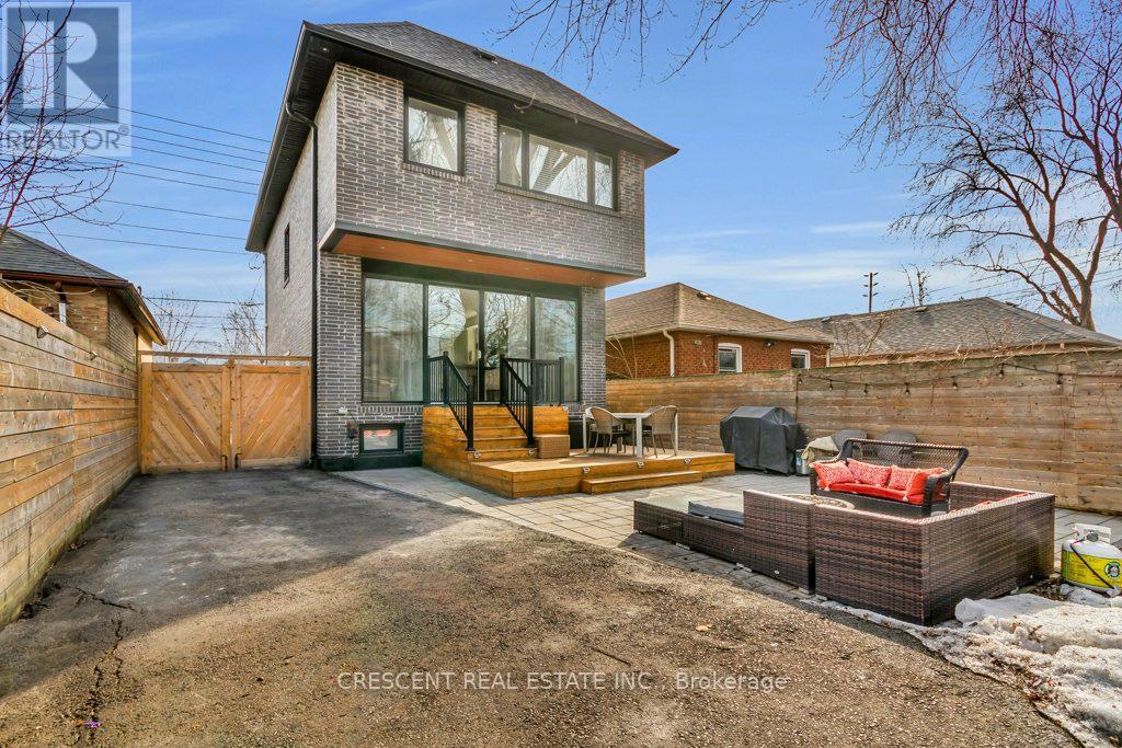 Property at 1204 ISLINGTON AVENUE image 4