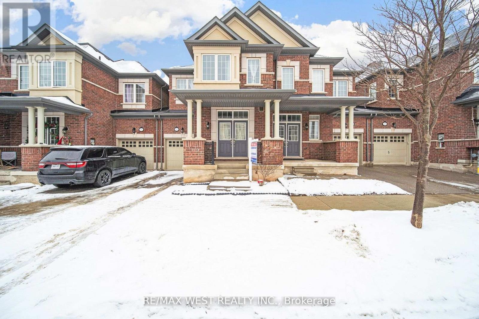 Property at 213 SARAH CLINE DRIVE N image 4