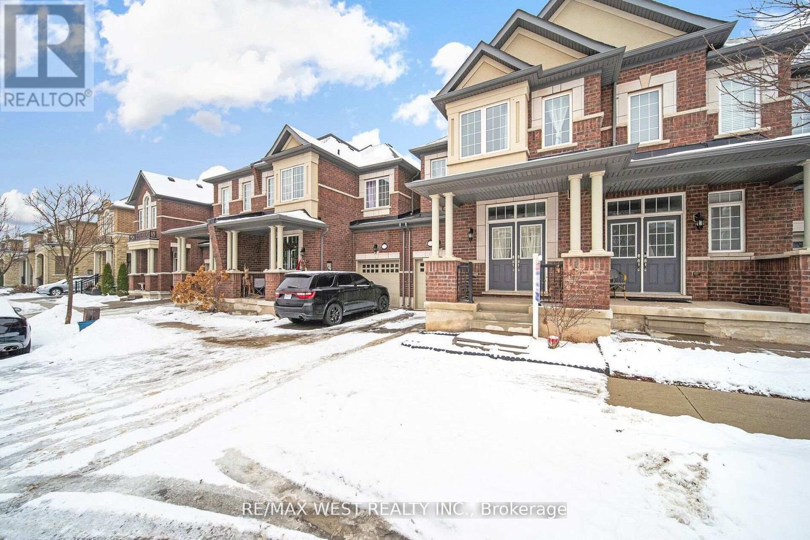 Property at 213 SARAH CLINE DRIVE N image 5