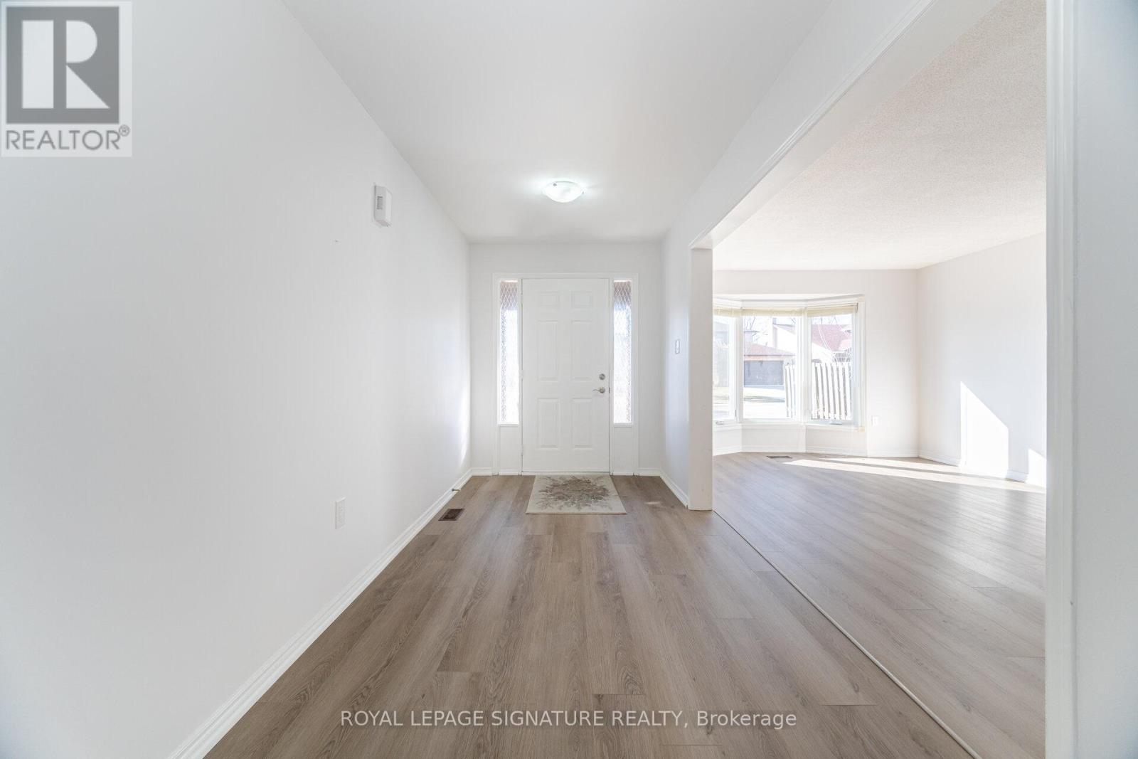 Property at 113 PARKWOOD CRESCENT image 3