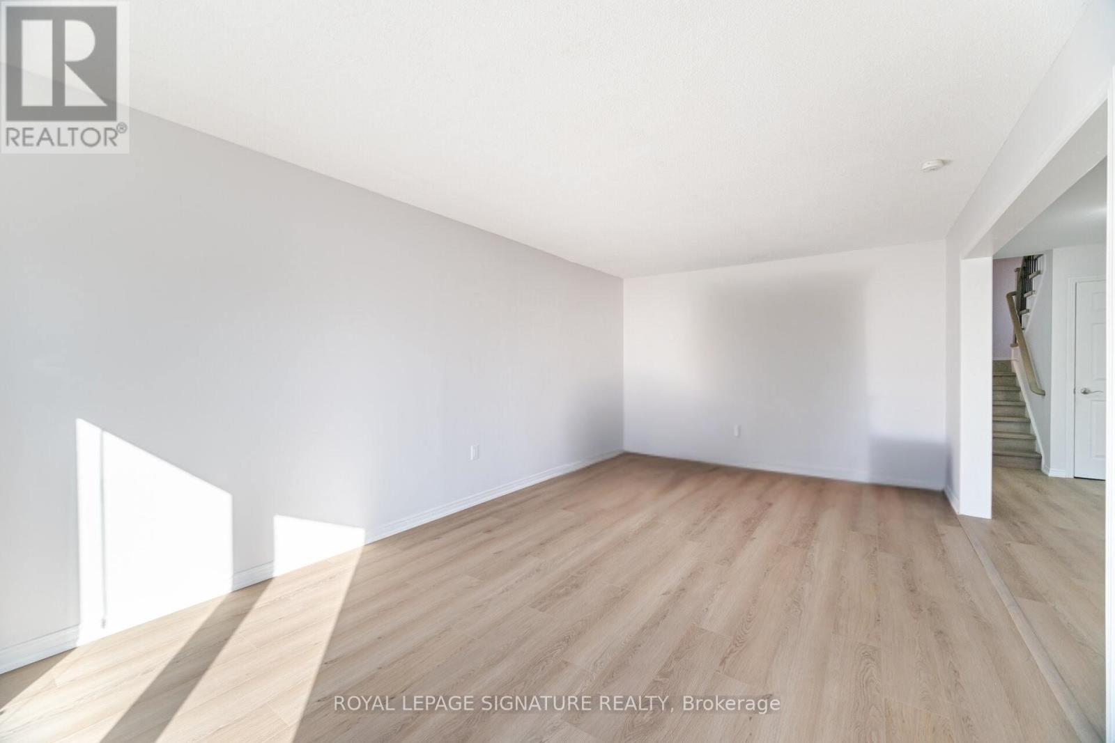 Property at 113 PARKWOOD CRESCENT image 5