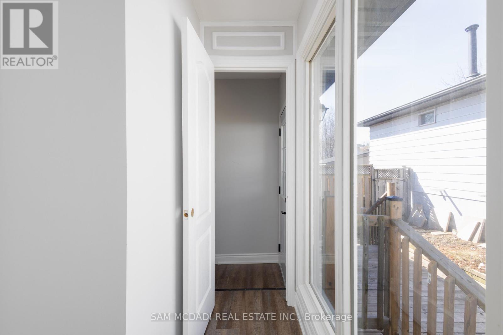 205 Bonaventure Drive, Hamilton, Ontario  L9C 4R1 - Photo 10 - X12030914