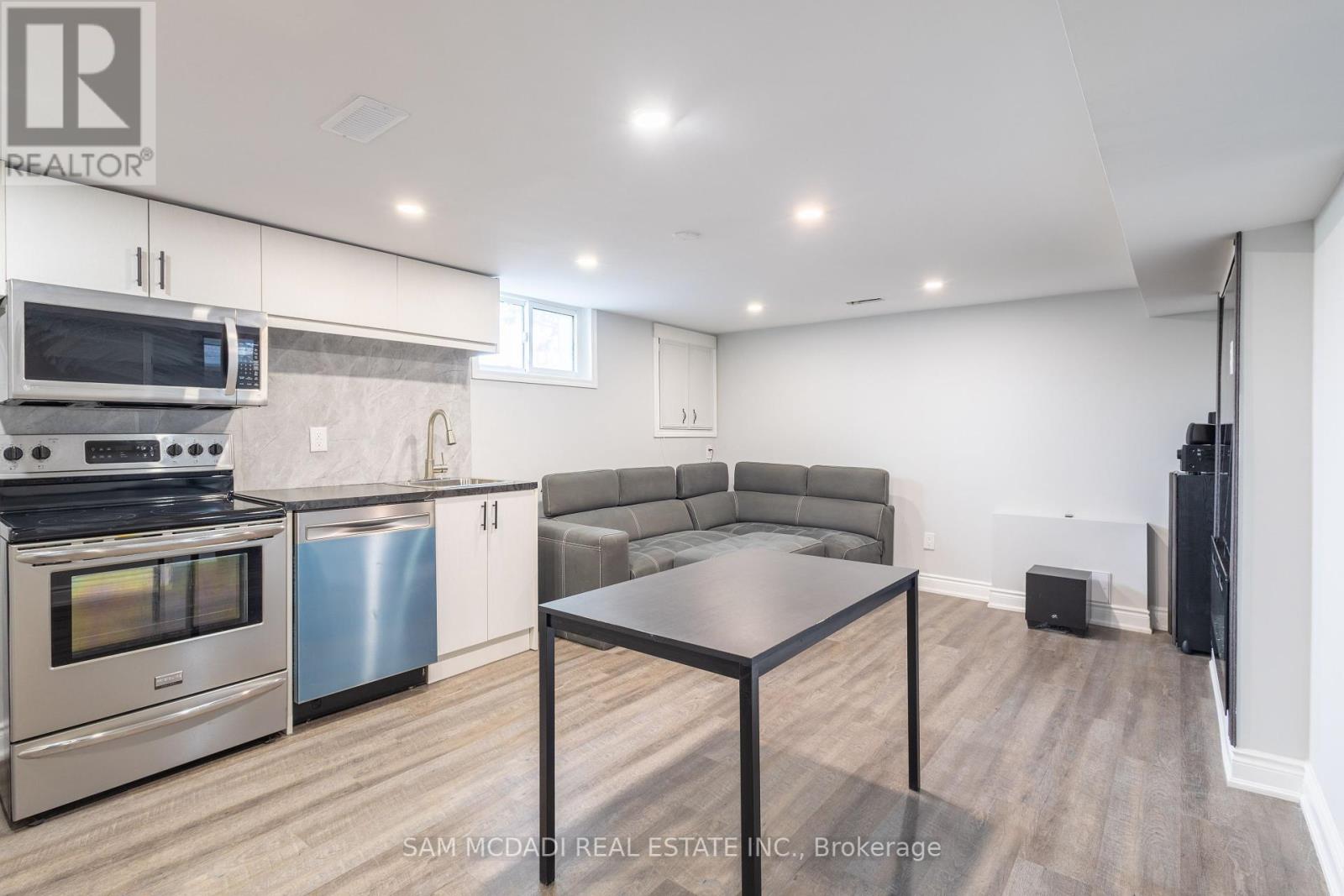 205 Bonaventure Drive, Hamilton, Ontario  L9C 4R1 - Photo 26 - X12030914
