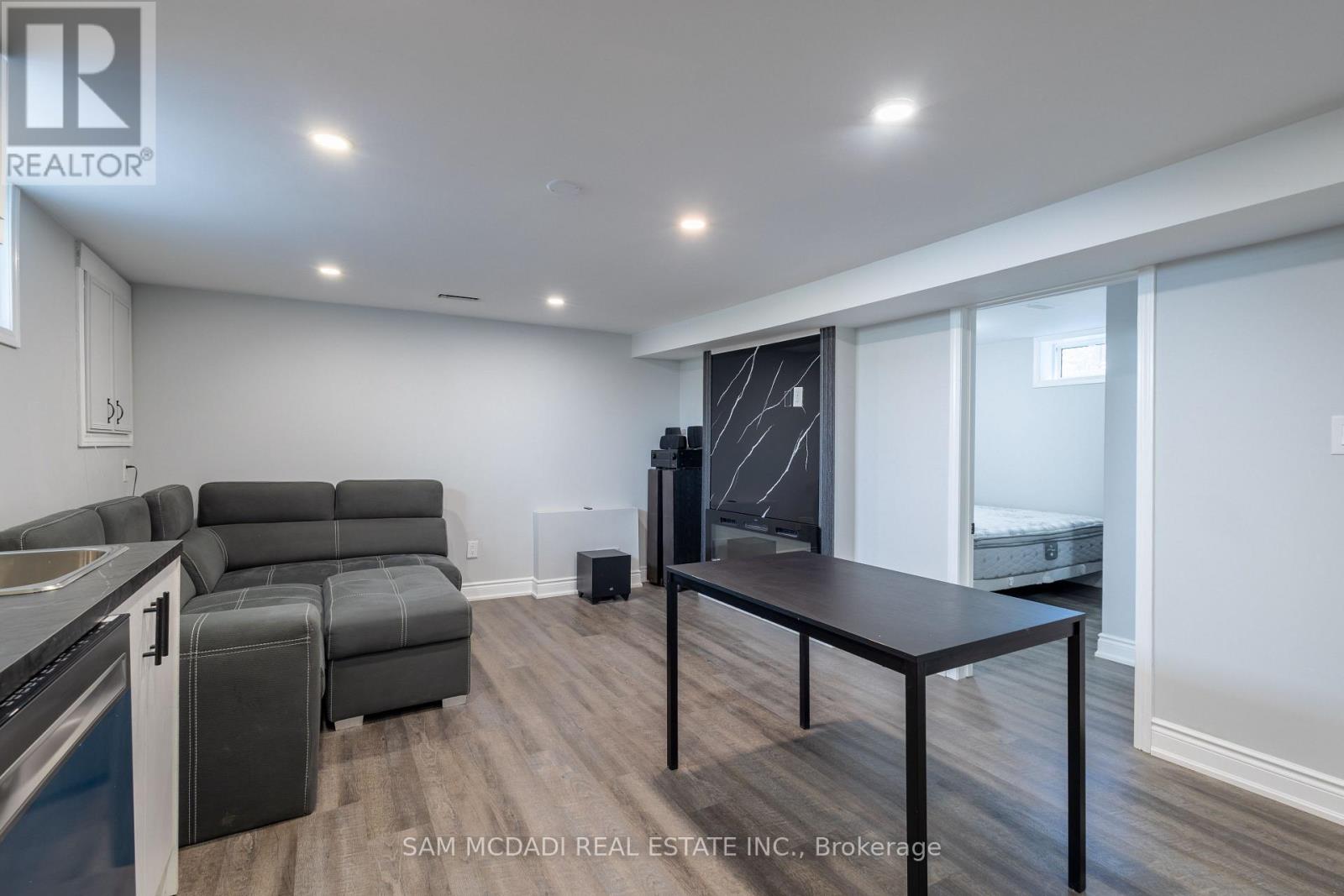 205 Bonaventure Drive, Hamilton, Ontario  L9C 4R1 - Photo 28 - X12030914