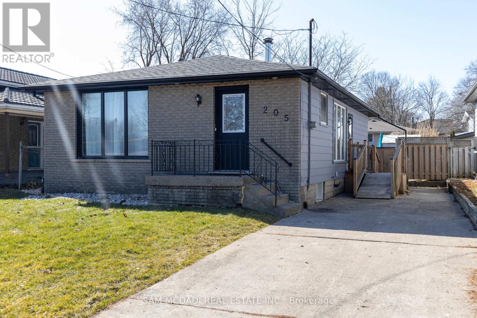 205 Bonaventure Drive, Hamilton, Ontario  L9C 4R1 - Photo 3 - X12030914