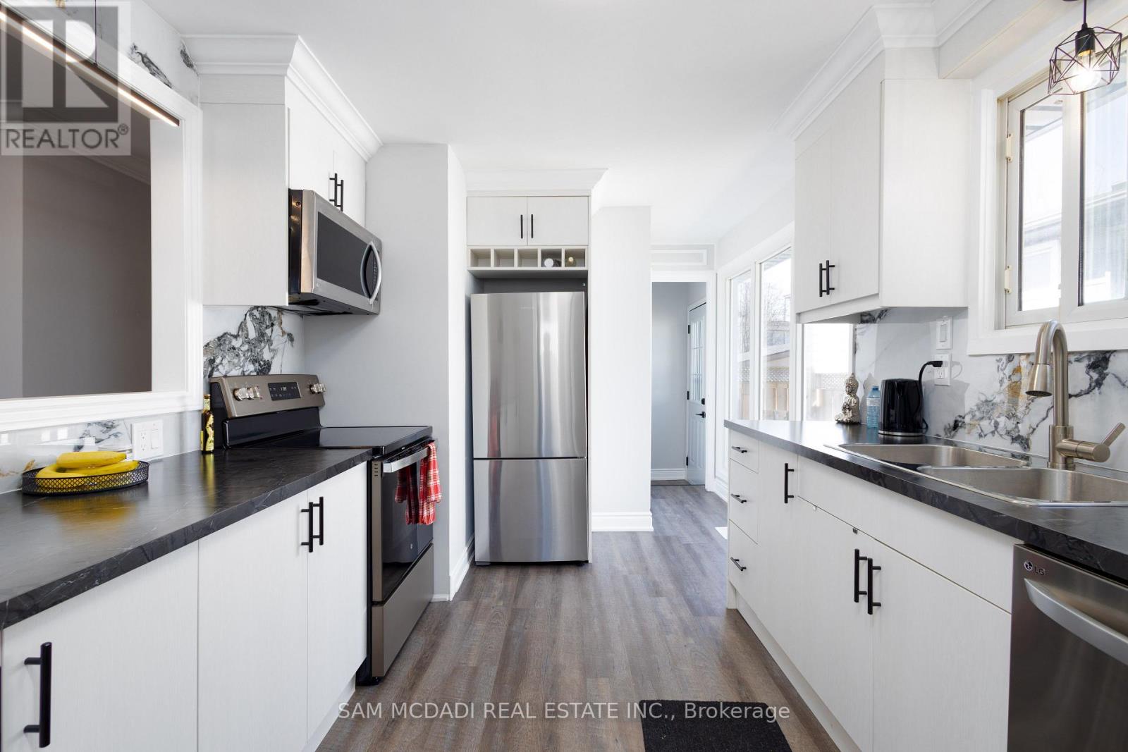 205 Bonaventure Drive, Hamilton, Ontario  L9C 4R1 - Photo 6 - X12030914