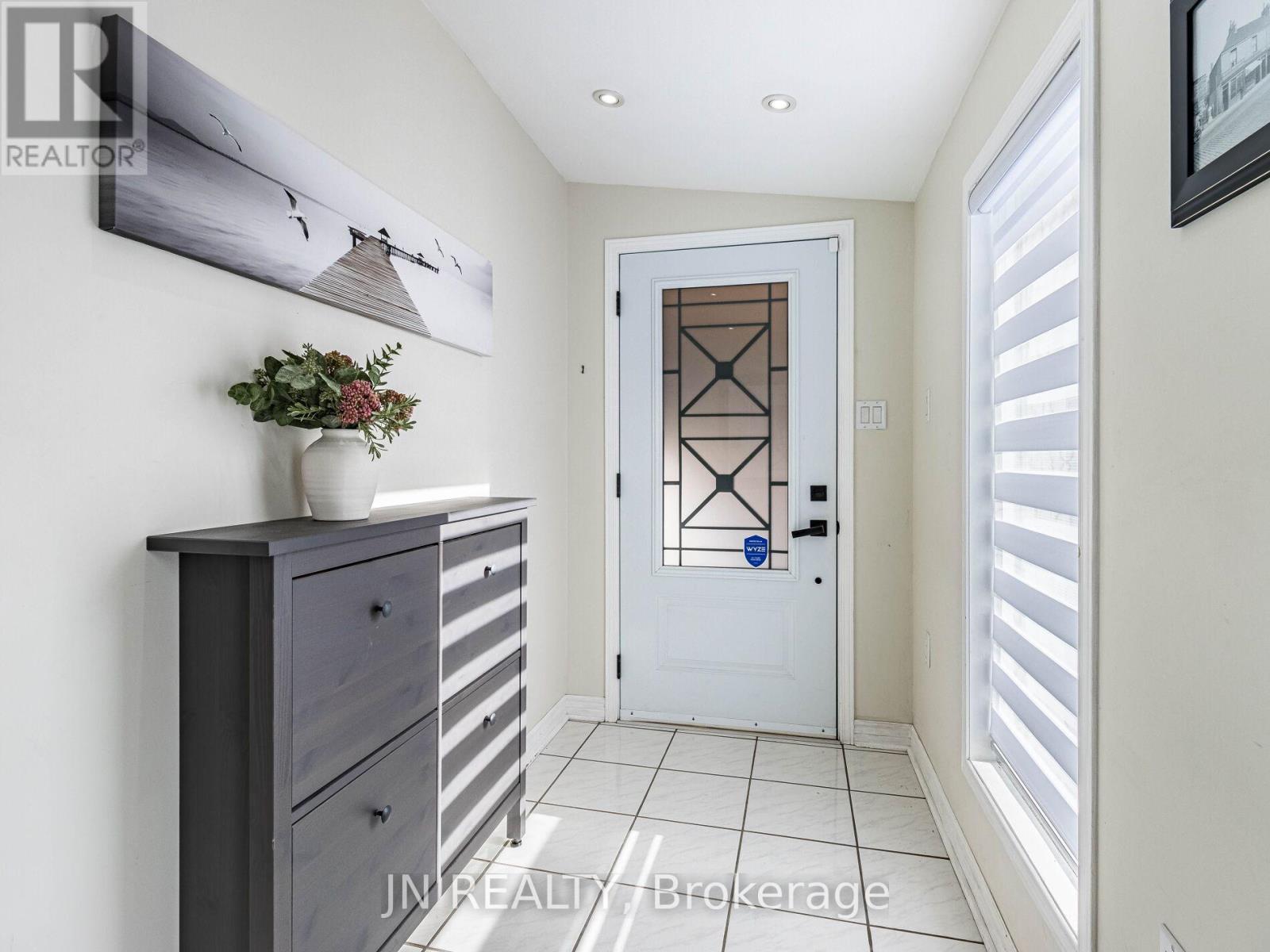 Property at 27 FINCHLEY CRESCENT image 5