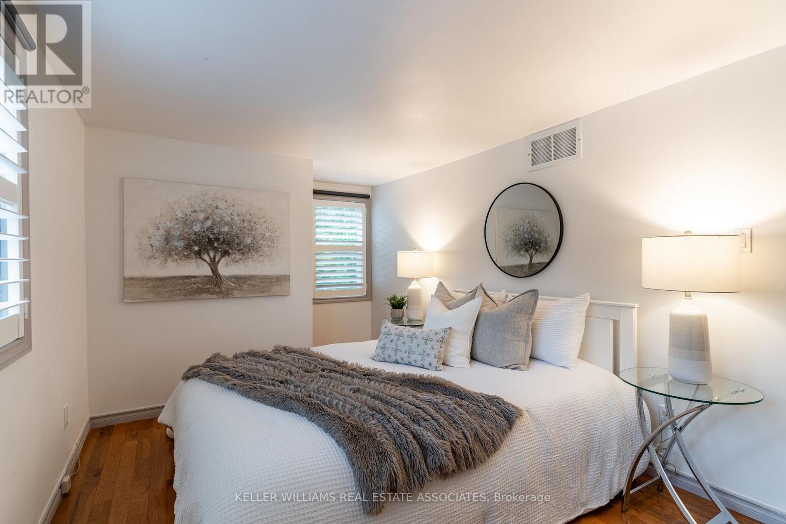 19 Union Street, Halton Hills, Ontario  L7G 3M1 - Photo 16 - W12031048