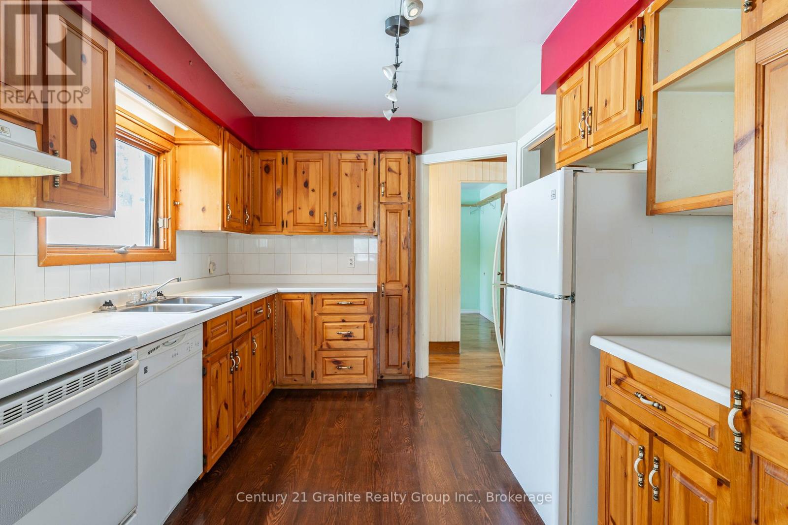 23 Riverside Drive, Dysart Et Al, Ontario  K0M 1S0 - Photo 12 - X12031137