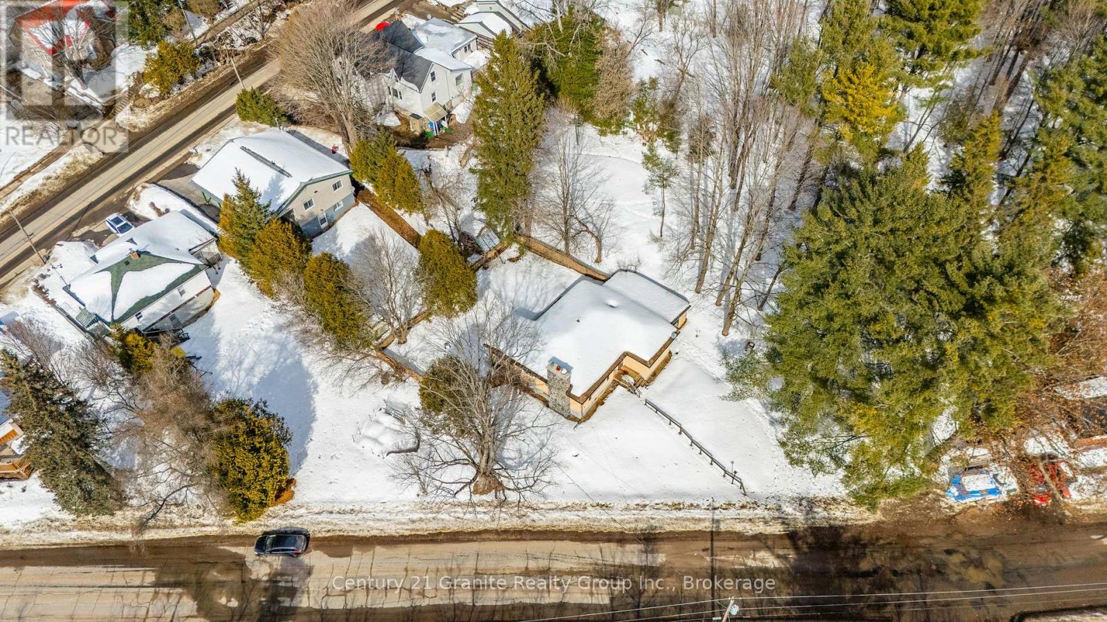 23 Riverside Drive, Dysart Et Al, Ontario  K0M 1S0 - Photo 32 - X12031137