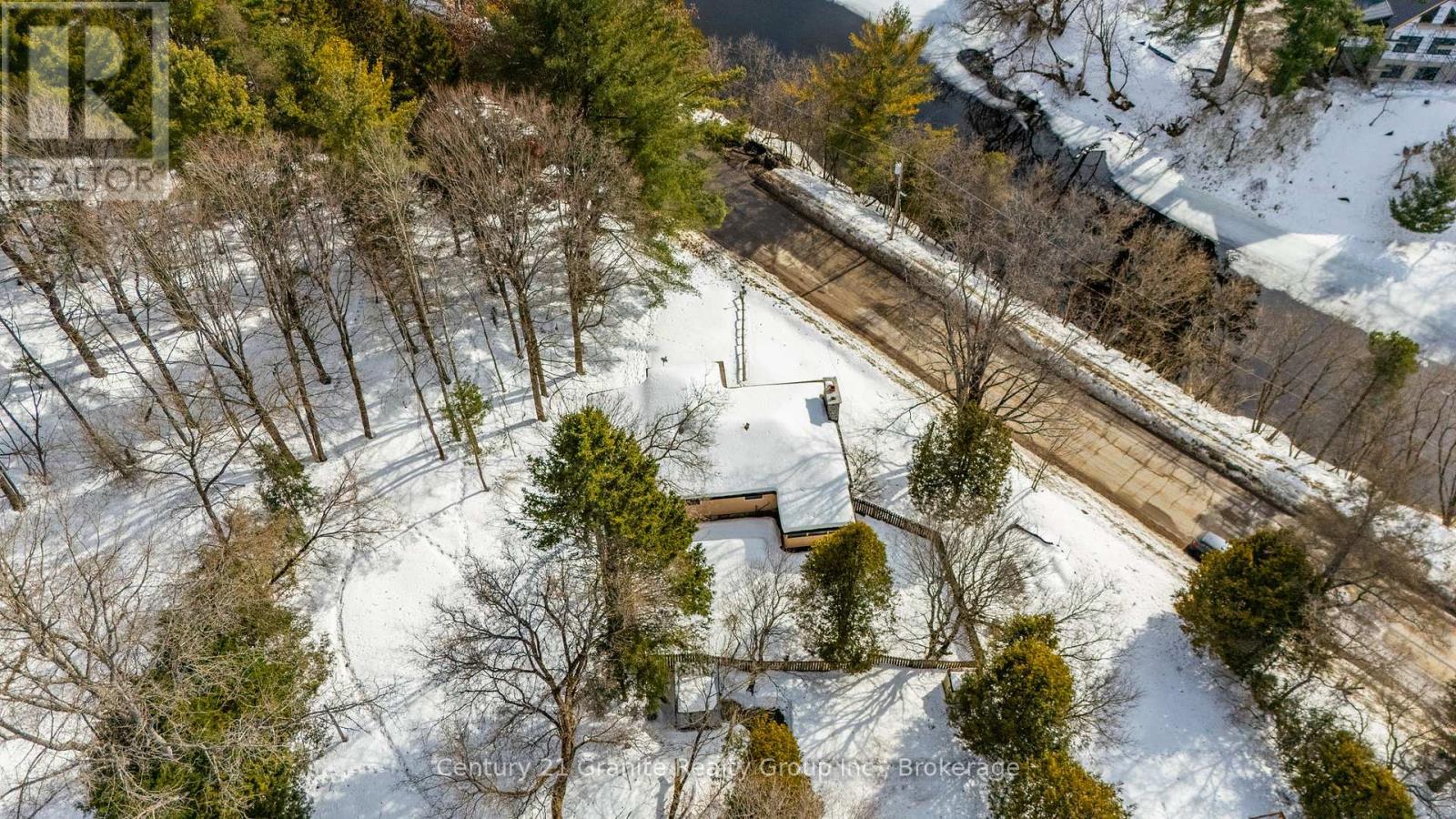 23 Riverside Drive, Dysart Et Al, Ontario  K0M 1S0 - Photo 34 - X12031137