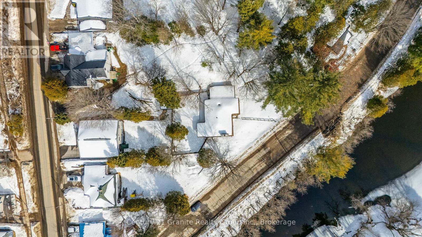 23 Riverside Drive, Dysart Et Al, Ontario  K0M 1S0 - Photo 36 - X12031137